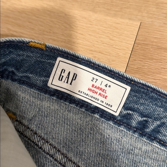 NWT Gap High Rise Barrel Size 27/4 - Picture 5 of 7